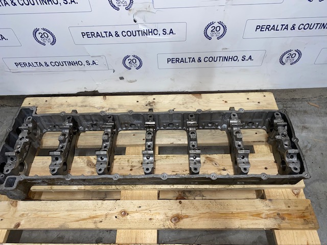 Tampa Intermediária da Cabeça do Motor Mercedes OM471