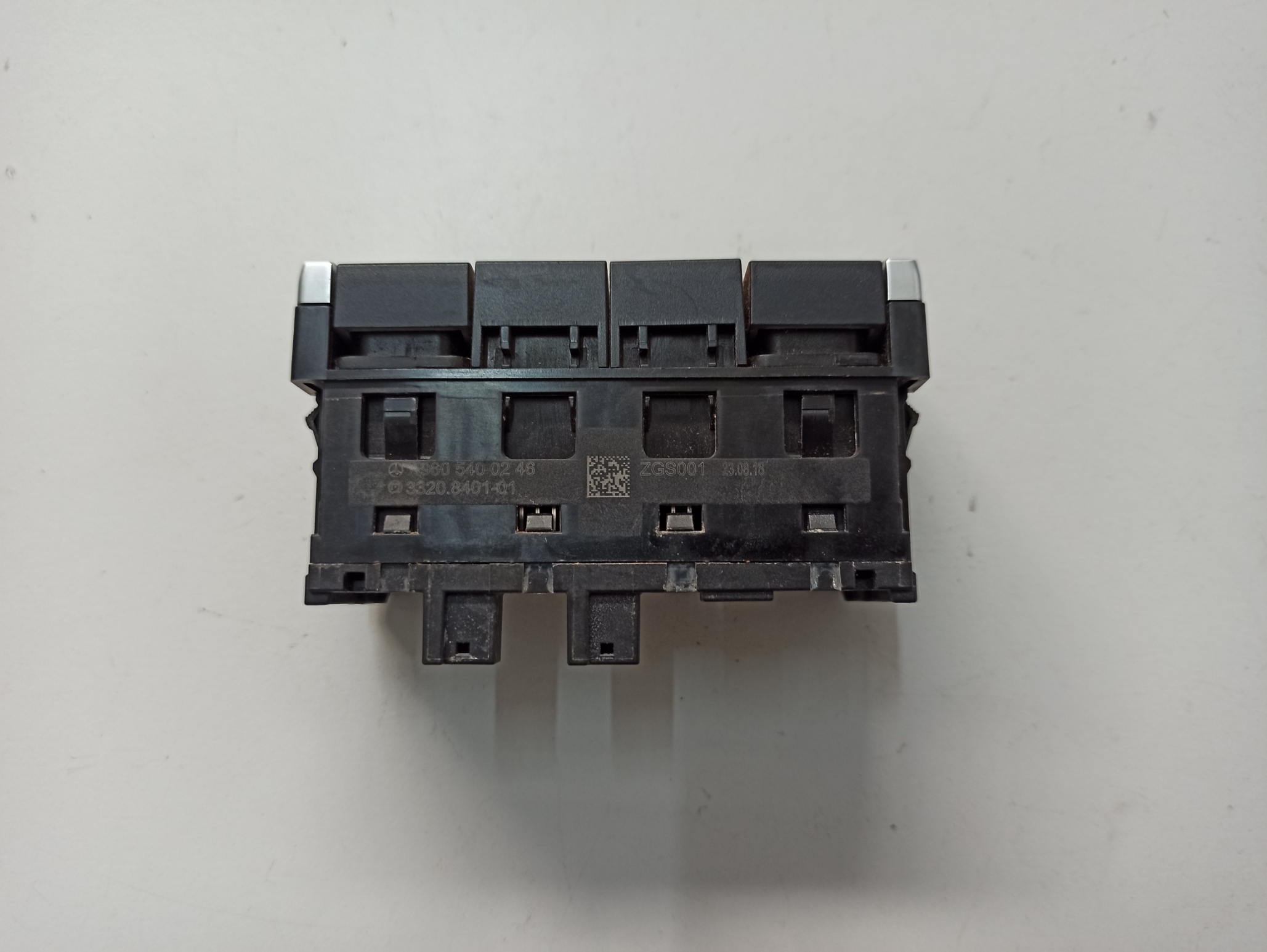 MR400246U-01